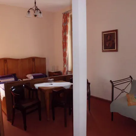 Haus Nixe Лоддин